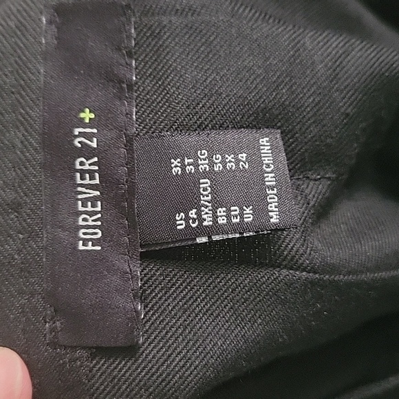 Black Pleated Mini Skirt - Picture 7 of 8